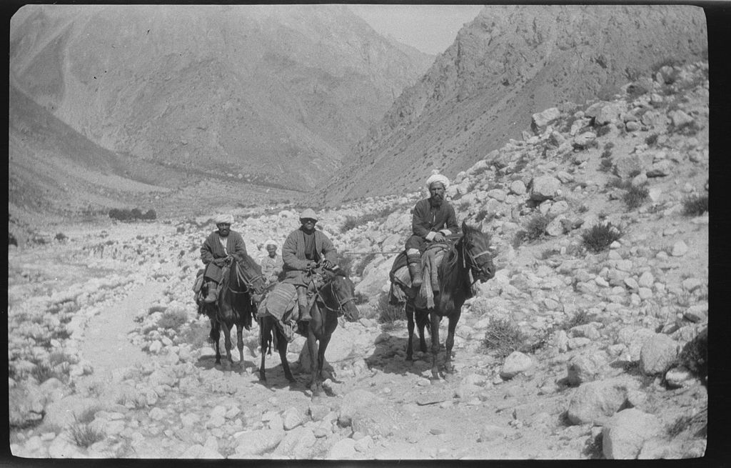 A caravan on the road from the Dorah Pass. Dorah has since time immemorial been one of the main routes between Central-Asia and India, By Georg Morgenstierne 1929