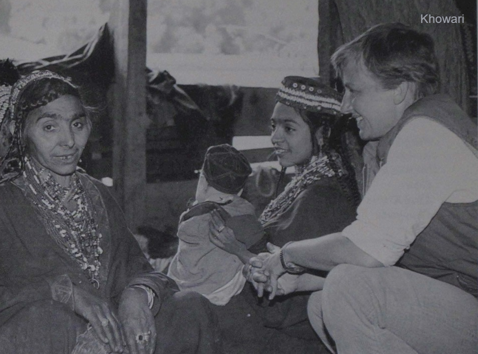 Maureen Lines with Taqdeera (left), a Kalash whom she considered her 'mother', circa 1980