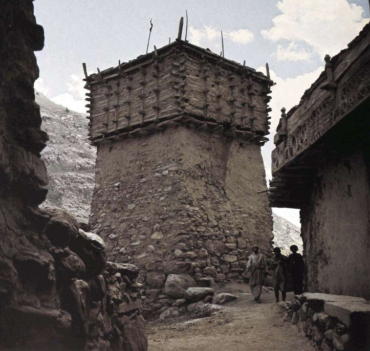 A watch tower in Parun valley of Kafiristan in 1964 by Schuyler Jones in his book Nuristan